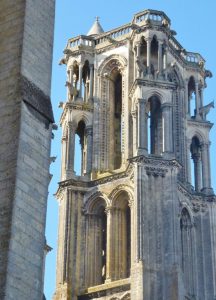 LAON (12)